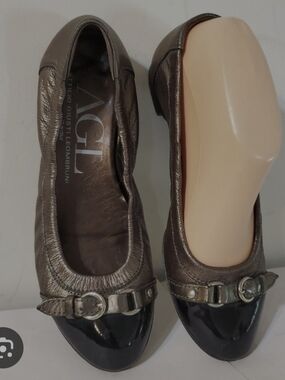 AGL Metallic Bronze and Black Patent Cap Toe Ballet Flats Euc Size 38.5 Made In